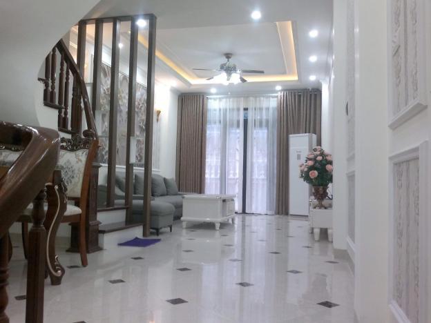 Bán nhà Quận Hai Bài Trưng - Bán nhà căn góc hai mặt tiền, nhà xây 5 tầng, mặt phố Nguyễn Công Trứ, KD đỉnh. Giá cực sốc