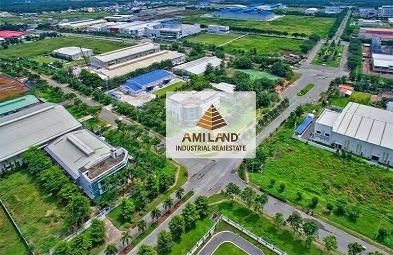 CCN EZ Park Hà Tĩnh (EZ Đức Thọ) – Điểm Đến Đầu Tư "Ăn Chắc Mặc Bền" Tại Bắc Trung Bộ Bạn đang tìm kiếm một quỹ đất công nghiệp sạch, pháp lý minh bạch và có thể bắt tay vào sản xuất ngay lập tức mà không cần chờ đợi giải phóng mặt bằng? CCN EZ Park Hà Tĩnh chính là câu trả lời hoàn hảo. Nằm trên trục giao thương huyết mạch Đông – Tây, dự án mở ra cánh cửa kết nối thị trường Lào – Thái Lan và các cảng biển quốc tế.