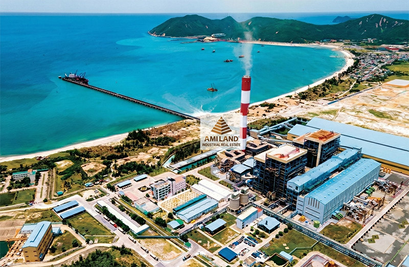 CCN EZ Park Hà Tĩnh (EZ Đức Thọ) – Điểm Đến Đầu Tư "Ăn Chắc Mặc Bền" Tại Bắc Trung Bộ Bạn đang tìm kiếm một quỹ đất công nghiệp sạch, pháp lý minh bạch và có thể bắt tay vào sản xuất ngay lập tức mà không cần chờ đợi giải phóng mặt bằng? CCN EZ Park Hà Tĩnh chính là câu trả lời hoàn hảo. Nằm trên trục giao thương huyết mạch Đông – Tây, dự án mở ra cánh cửa kết nối thị trường Lào – Thái Lan và các cảng biển quốc tế.