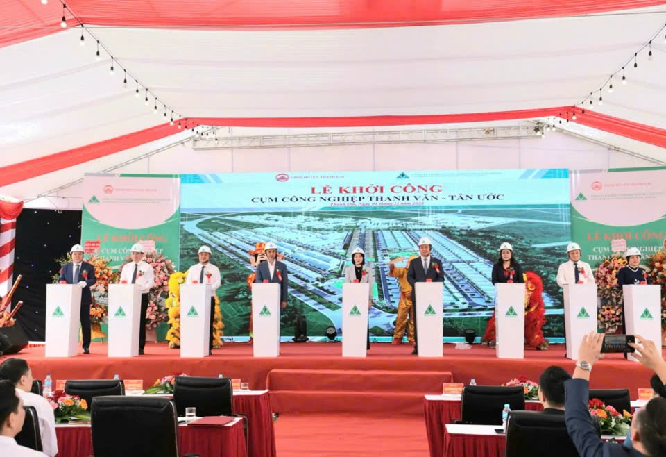 Cụm Công Nghiệp Thanh Văn Tân Ước - Điểm Đến Đầu Tư Chiến Lược Tại Cửa Ngõ Phía Nam Hà Nội Trong bối cảnh quỹ đất công nghiệp nội đô Hà Nội ngày càng khan hiếm, Cụm công nghiệp (CCN) Thanh Văn Tân Ước nổi lên như một điểm sáng hiếm hoi, mang lại giải pháp mặt bằng sản xuất tối ưu và cơ hội đầu tư sinh lời vượt trội đón đầu chu kỳ kinh tế 2026.