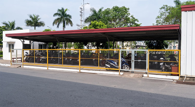 Nhà để xe cán bộ công nhân viên và nhà bảo vệ cổng chính amiland